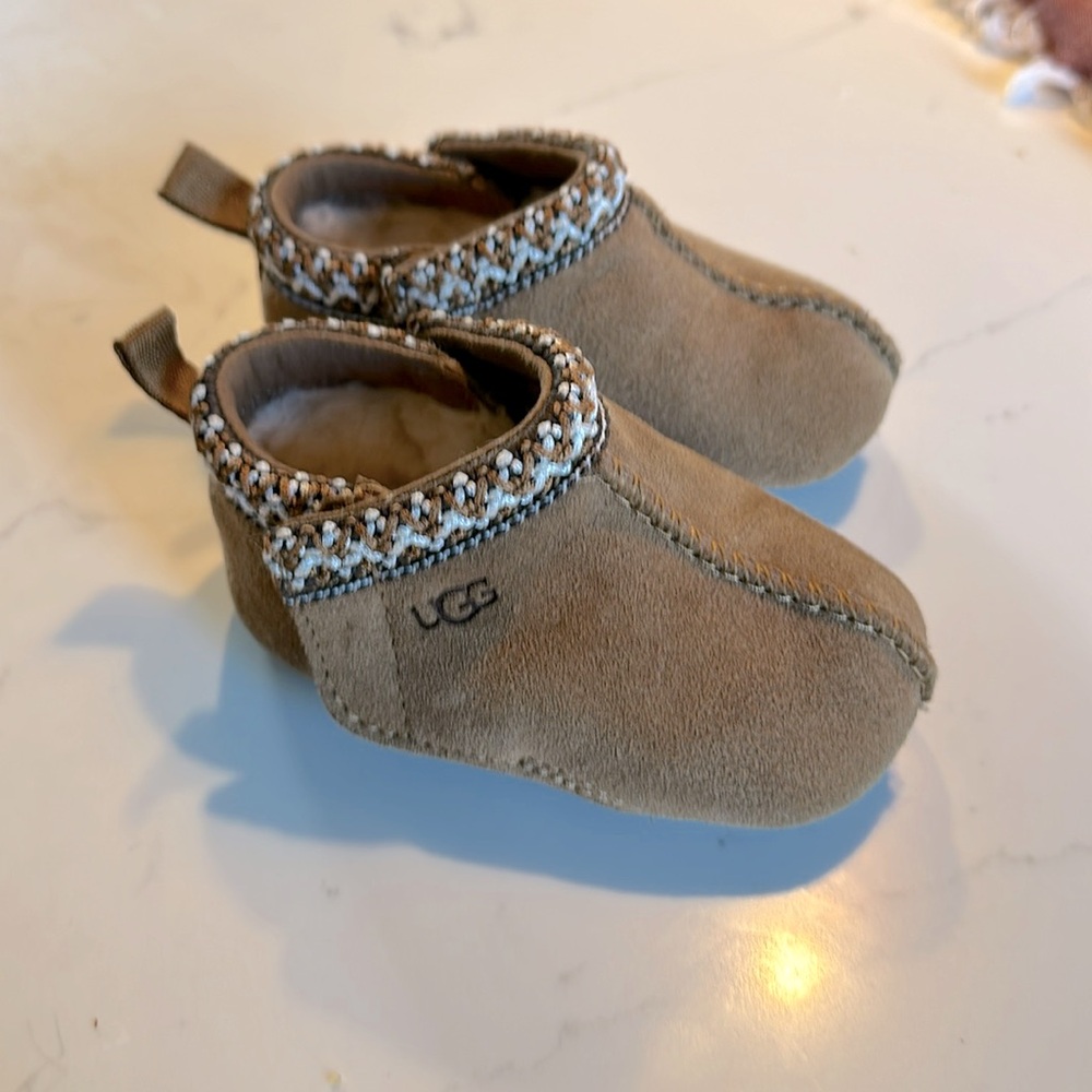UGG Baby Infant Tasman Size 2/3